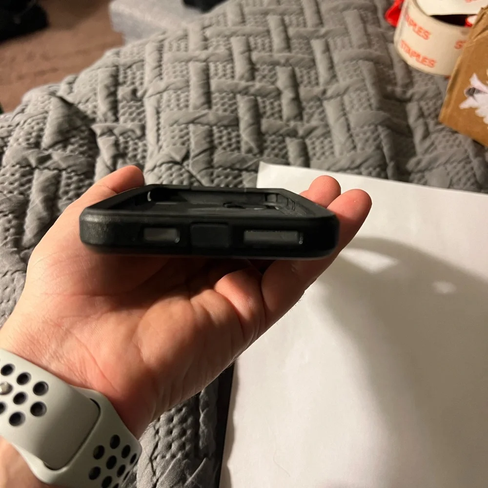 iPhone 11 Pro Max OtterBox Commuter Phone Case (Used) - Black